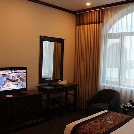 Hai Yen Luxury Hotel Cam Pha Exteriör bild