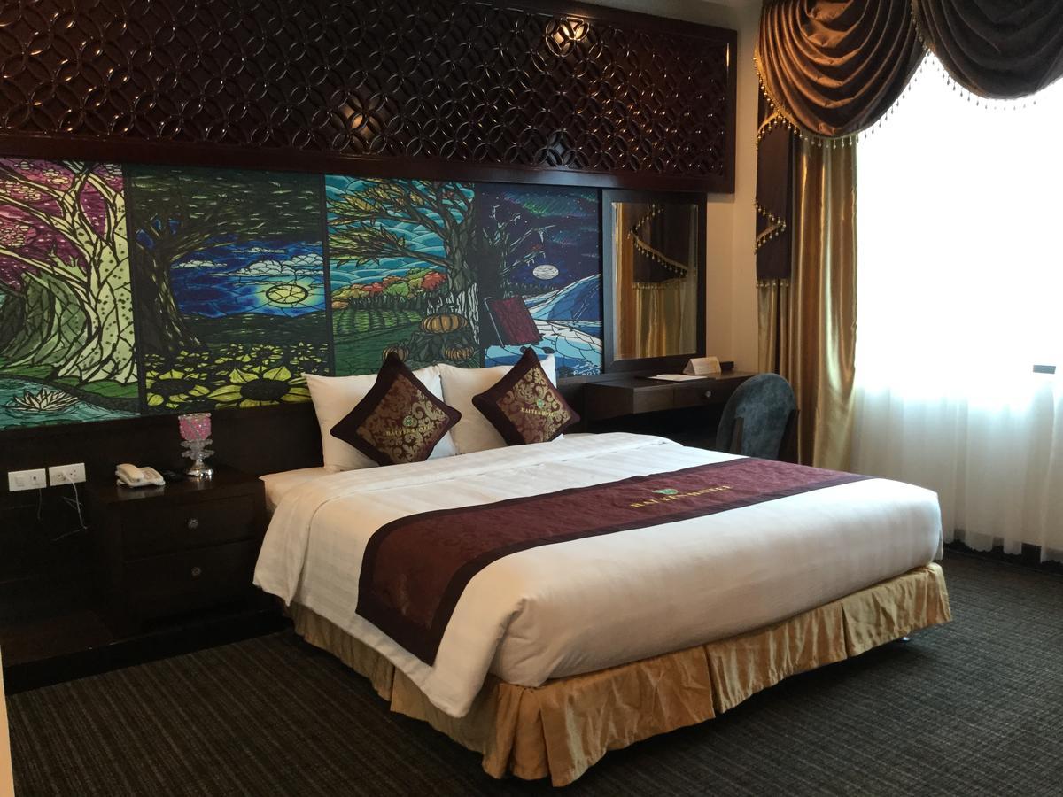 Hai Yen Luxury Hotel Cam Pha Exteriör bild