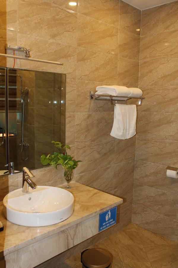 Hai Yen Luxury Hotel Cam Pha Exteriör bild