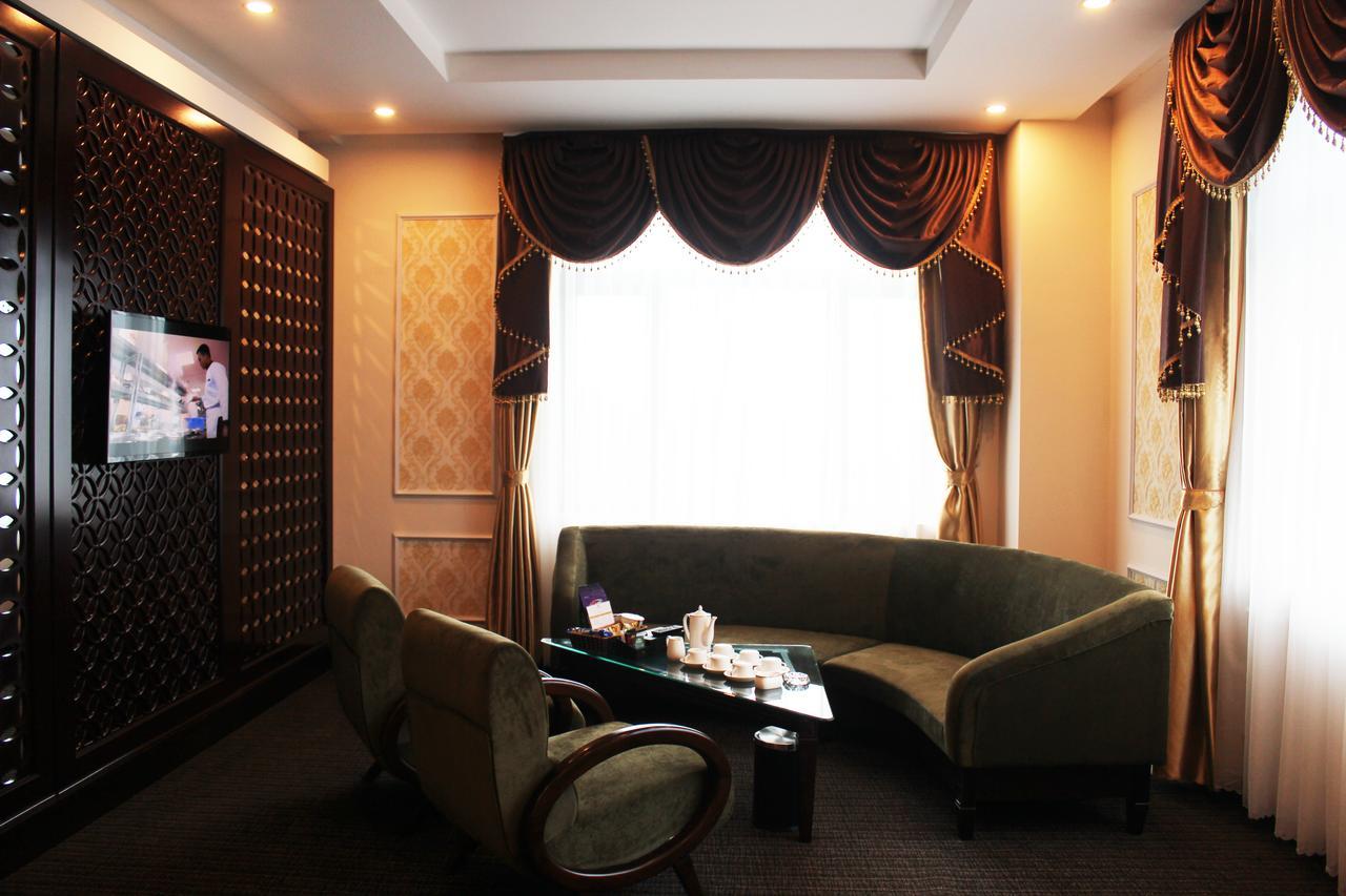 Hai Yen Luxury Hotel Cam Pha Exteriör bild