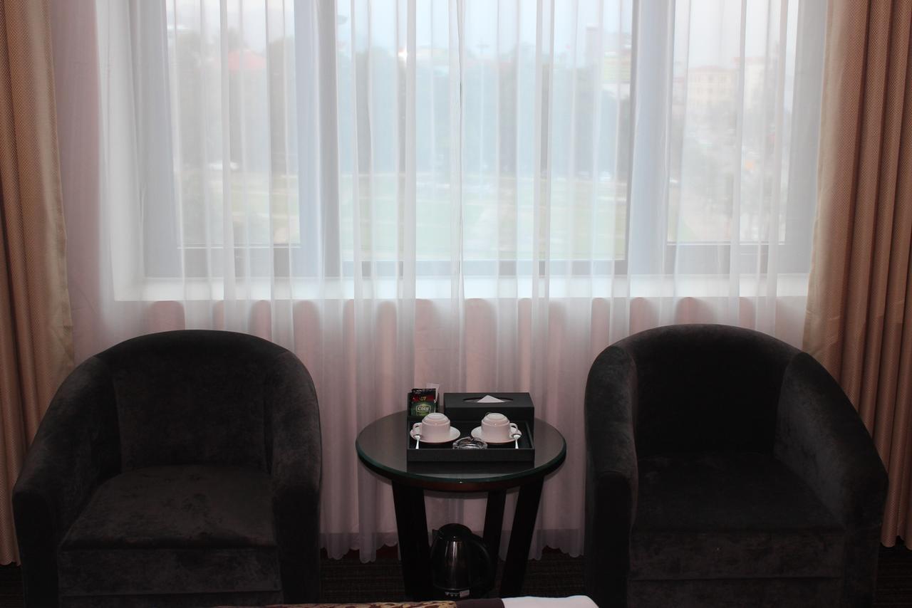 Hai Yen Luxury Hotel Cam Pha Exteriör bild